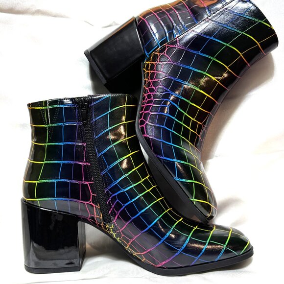 Mix No.6 black patent leather rainbow  ankle booties. 9.5 with 3 inch heel - Picture 1 of 8
